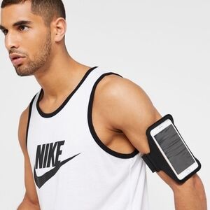 ⭐HOST PICK x2⭐ Nike Lean Armband Cellphone Carrier
